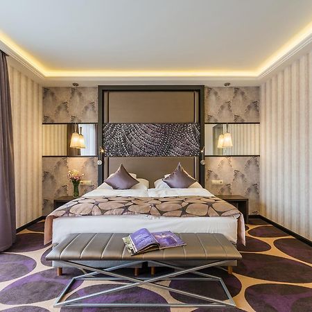 Victoria Garden Hotel Es Etterem Nyíregyháza Екстериор снимка