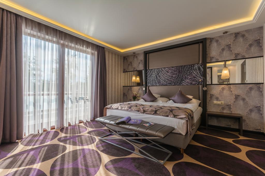 Victoria Garden Hotel Es Etterem Nyíregyháza Стая снимка