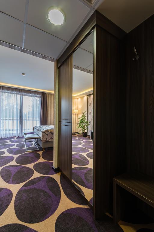 Victoria Garden Hotel Es Etterem Nyíregyháza Екстериор снимка