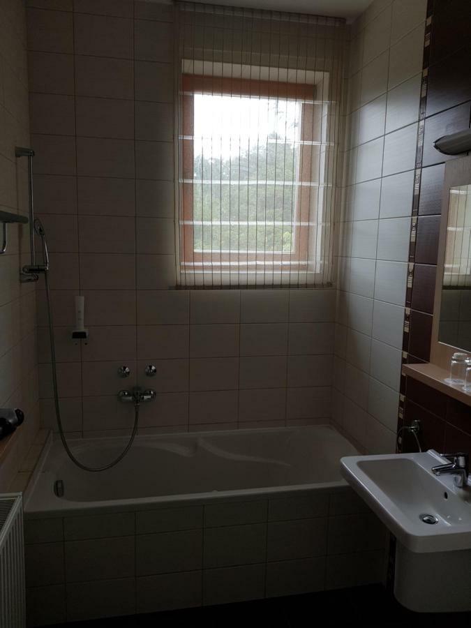 Victoria Garden Hotel Es Etterem Nyíregyháza Екстериор снимка